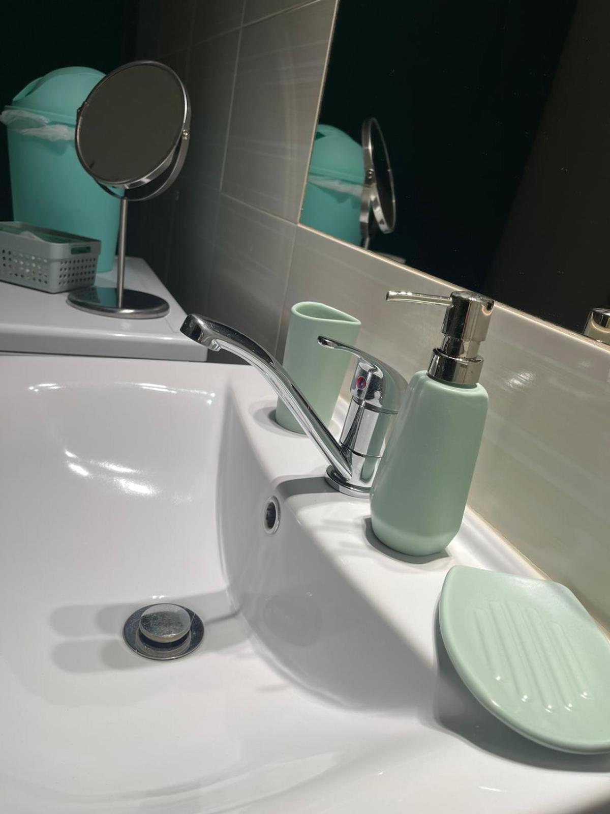 Velky Apartman Братислава Экстерьер фото