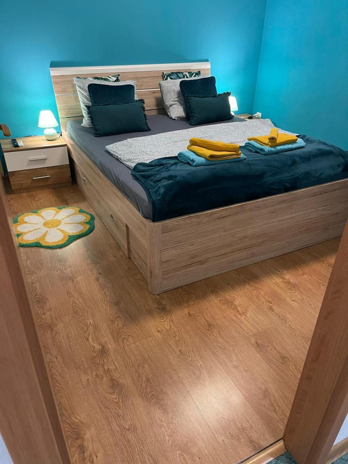 Velky Apartman Братислава Экстерьер фото