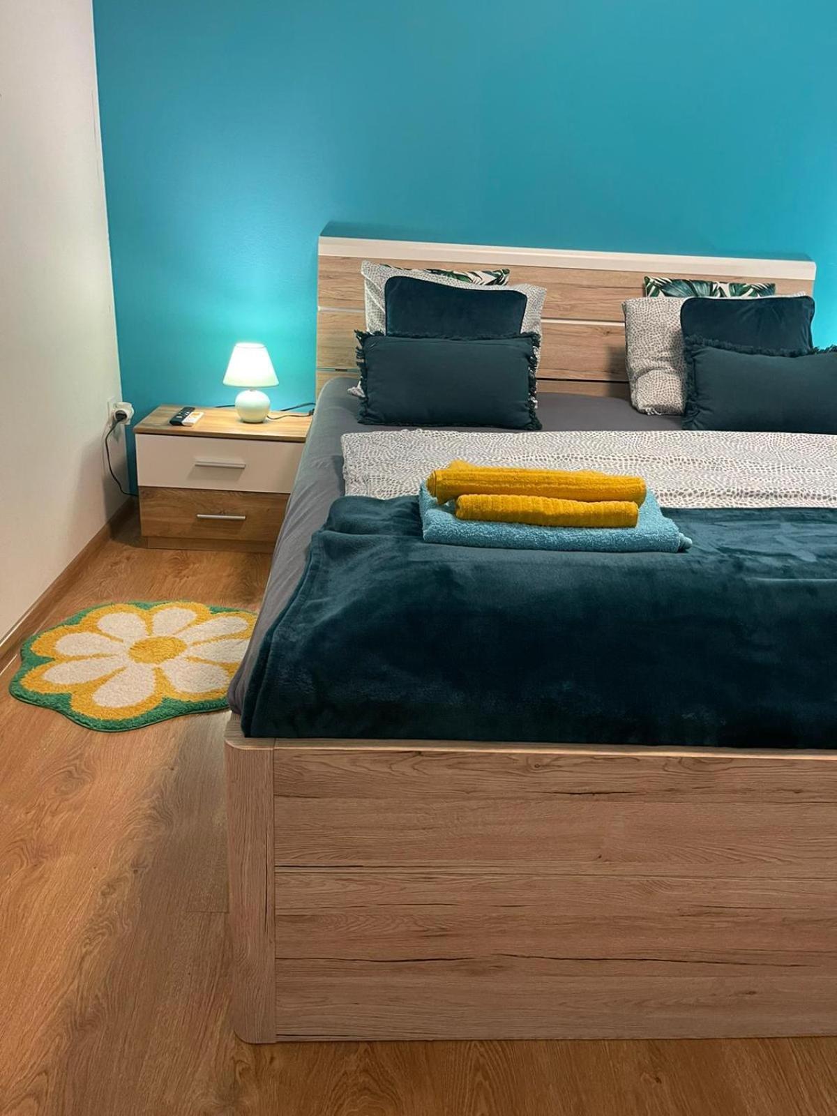 Velky Apartman Братислава Экстерьер фото