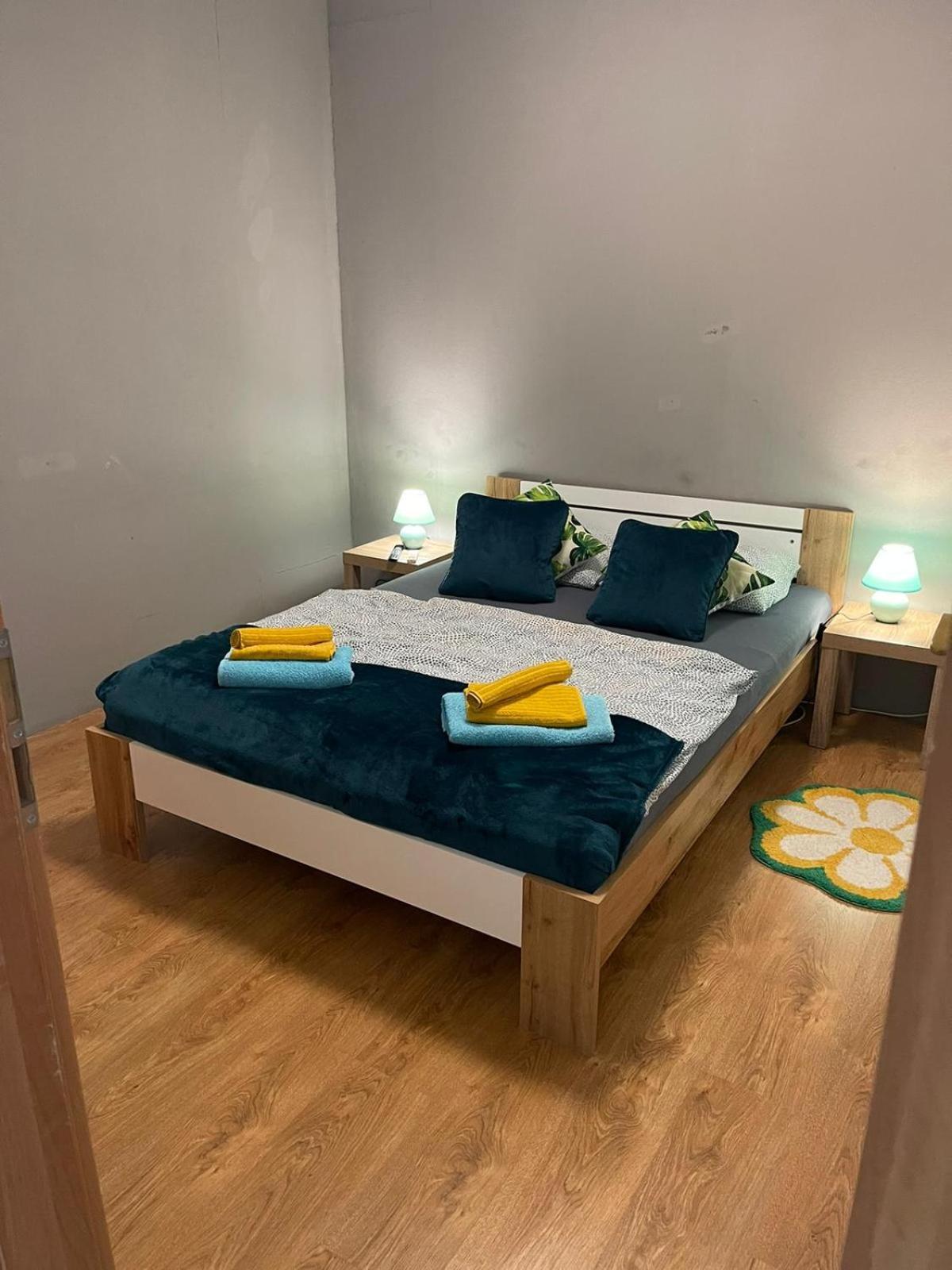 Velky Apartman Братислава Экстерьер фото
