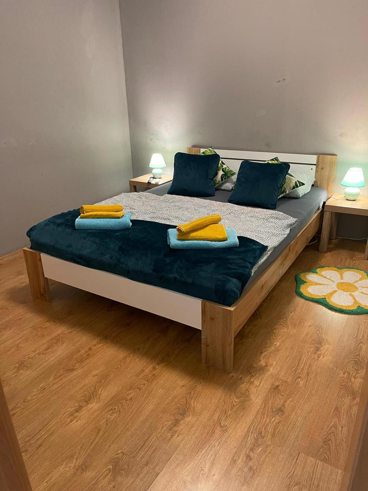 Velky Apartman Братислава Экстерьер фото