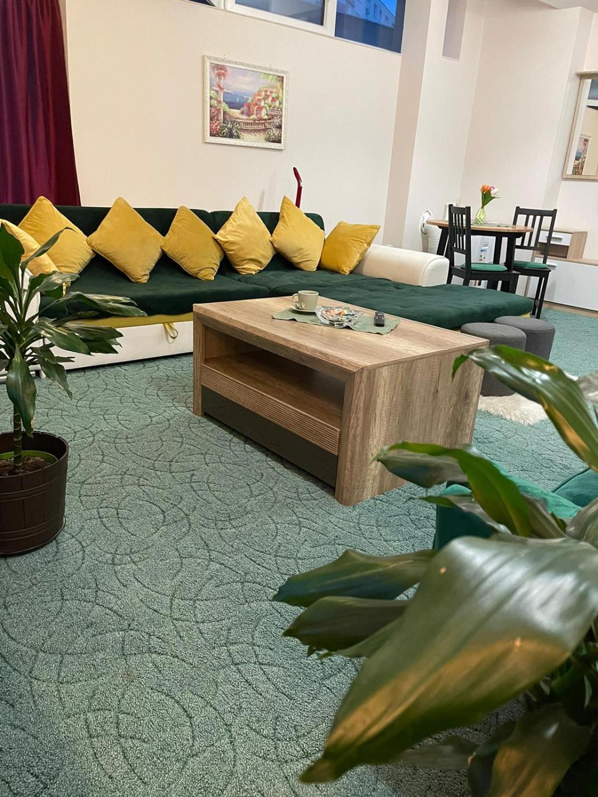 Velky Apartman Братислава Экстерьер фото