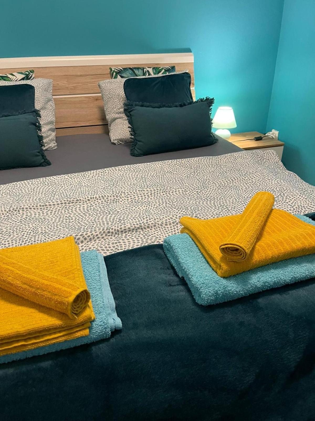 Velky Apartman Братислава Экстерьер фото