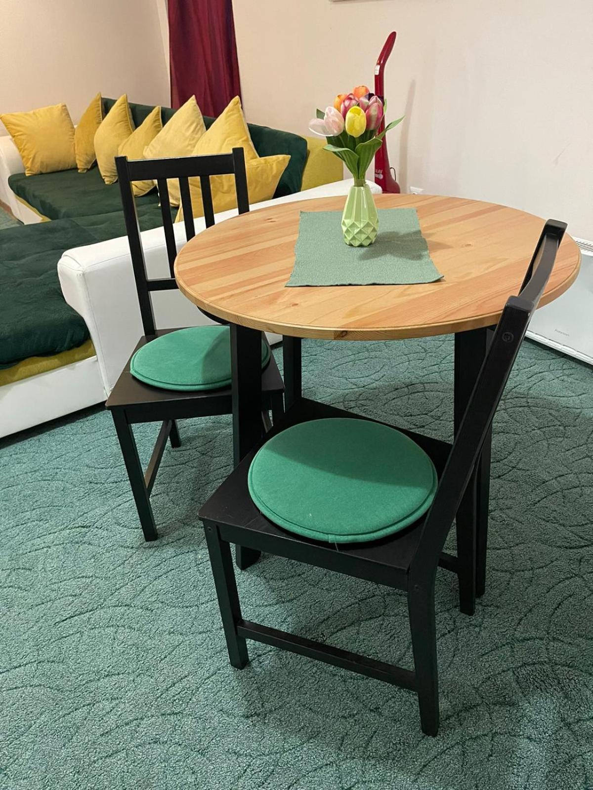 Velky Apartman Братислава Экстерьер фото